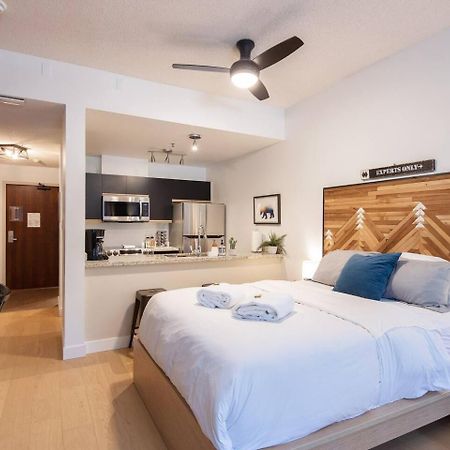 Newly Renovated Ski In Out W Pool 2 Hot Tubs Whistler Ngoại thất bức ảnh