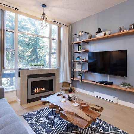 Newly Renovated Ski In Out W Pool 2 Hot Tubs Whistler Ngoại thất bức ảnh