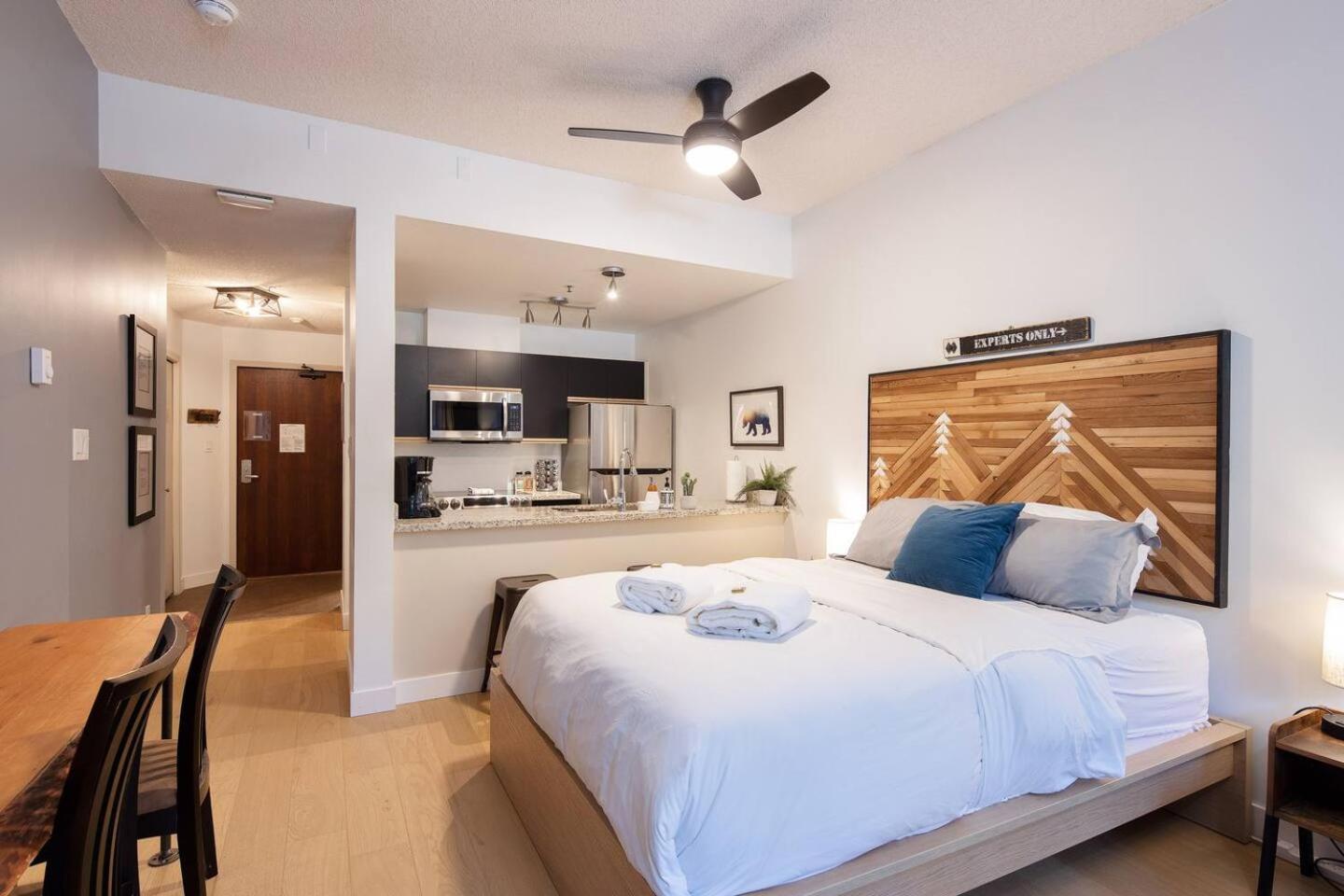 Newly Renovated Ski In Out W Pool 2 Hot Tubs Whistler Ngoại thất bức ảnh