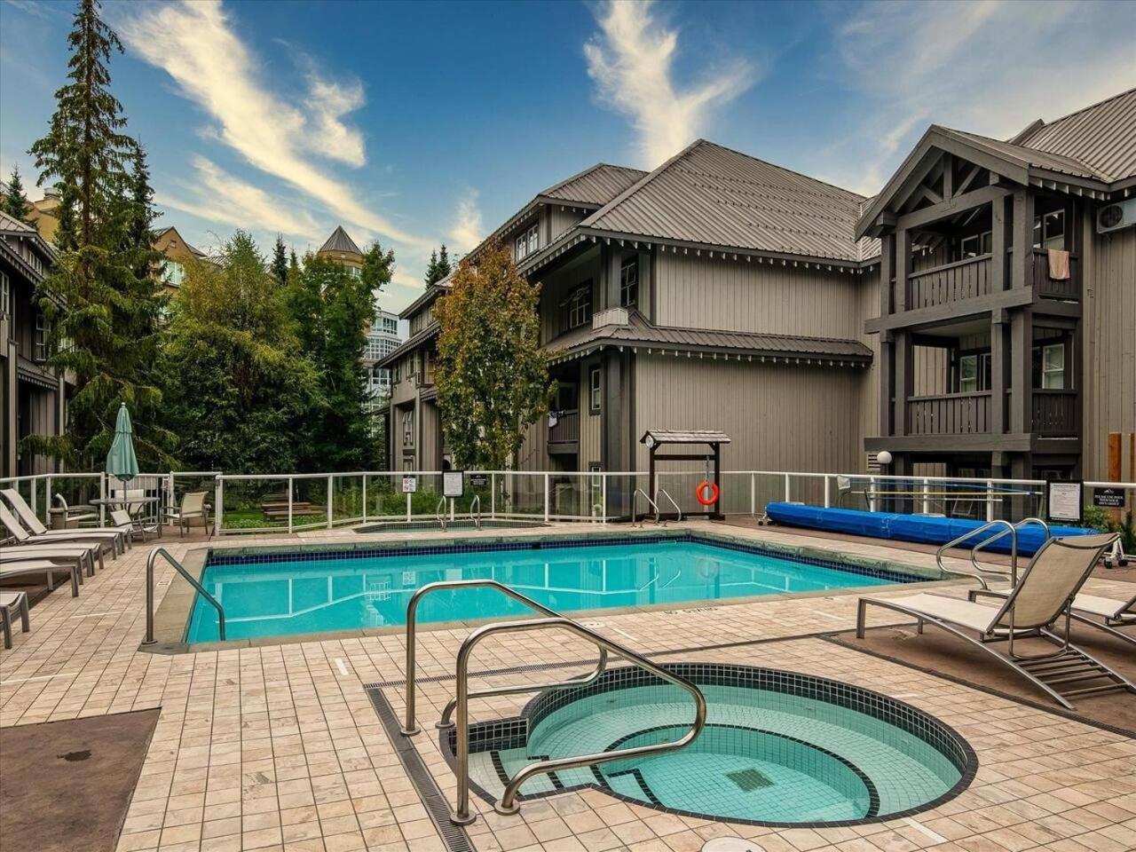 Newly Renovated Ski In Out W Pool 2 Hot Tubs Whistler Ngoại thất bức ảnh